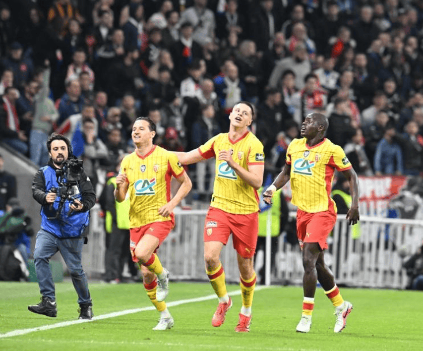 6-7！1-3！疯狂一夜，里昂惨遭淘汰，热刺5连败，澳大利亚女足狂胜